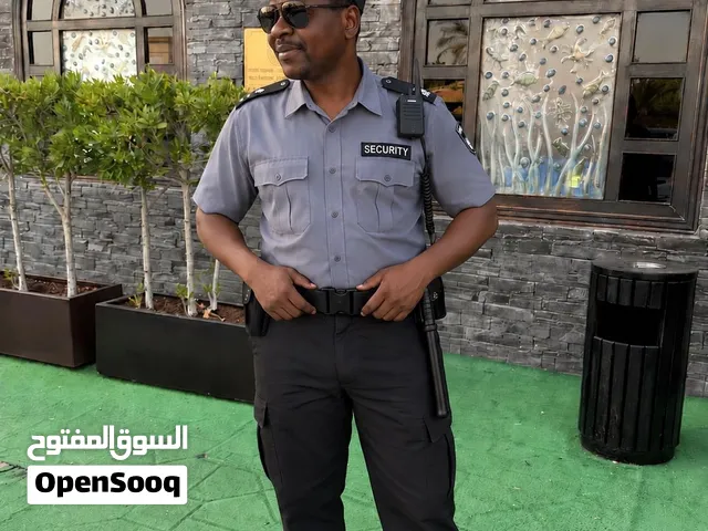 حارس أمن متاح خبره فوق 30 سنه