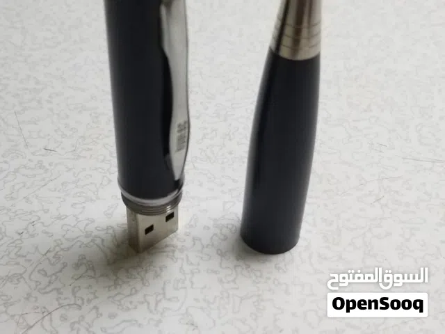 قلم وفلاش ميموري مع بعض ماركة المانية
