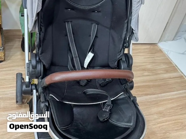 عربة اطفال بحالة ممتازة