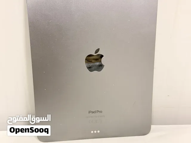 Apple iPad pro 4 128 GB in Al Dakhiliya