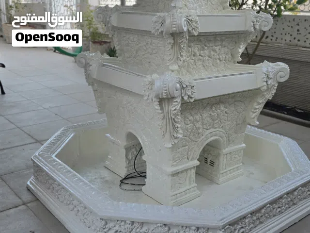 نافورة خارجية على شكل شلال