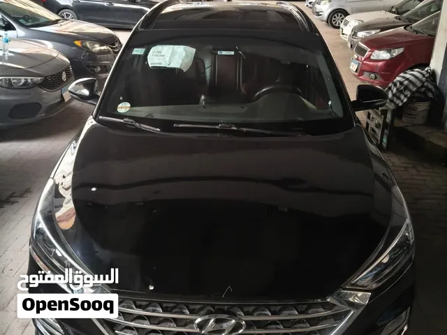 توسان 2020 اعلى فئه اسود فرش احمر فابريكه بالكامل لا تحتاج مصاريف صيانه شركه