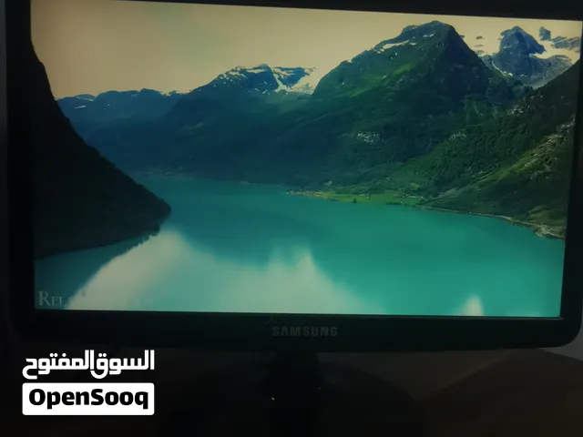 شاشة كمبيوتر سامسونج Samsung LED حجم 18.5 بوصة موديل S19A10N نظيفة جداً وشغالة 100% مع كامل أسلاكها