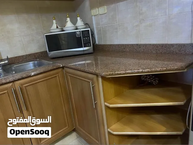المطبخ يعتبر جديد بالرخام
