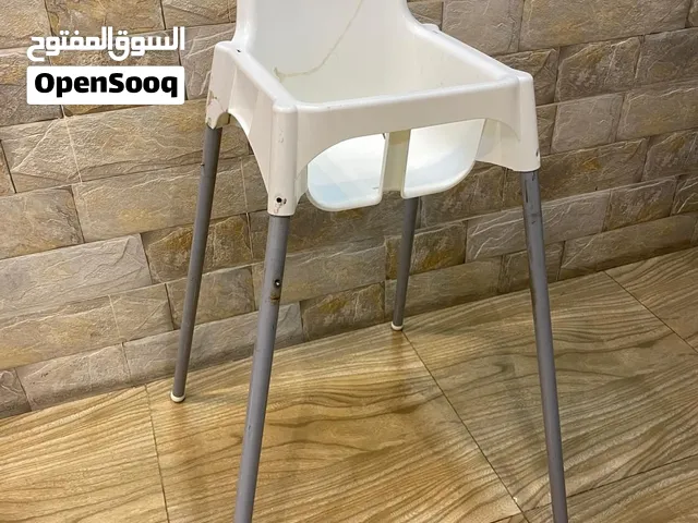 للبيع كرسي اطفال جونيورز الاصلي مع كرسي طعام ب 20 دب فقط!