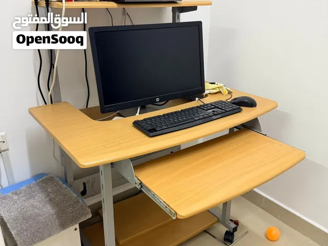 طاولة كمبيوتر