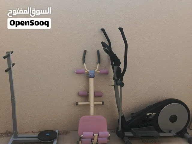 اجهزه رياضيه للياقه جمله العدد 3 أجهزة الواضحة في صورة
