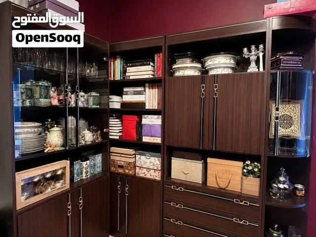خزانة خشب ايطالي للبيع