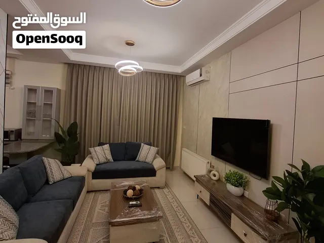 شقة فاخرة جدا و مفروشة بالكامل للايجار السنوي في ارقى مناطق عبدون (مربع السفارات) من المالك مباشرة