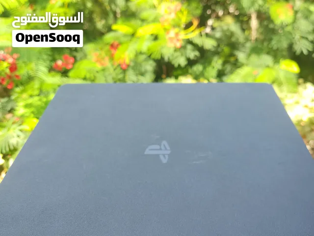 بلايستيشن 4 سلم الاصلي مش مهكر معاه دسكتين  معاه يد مش اصلية خيوطه تامات توصيل ليبيا كلها (مكتب)