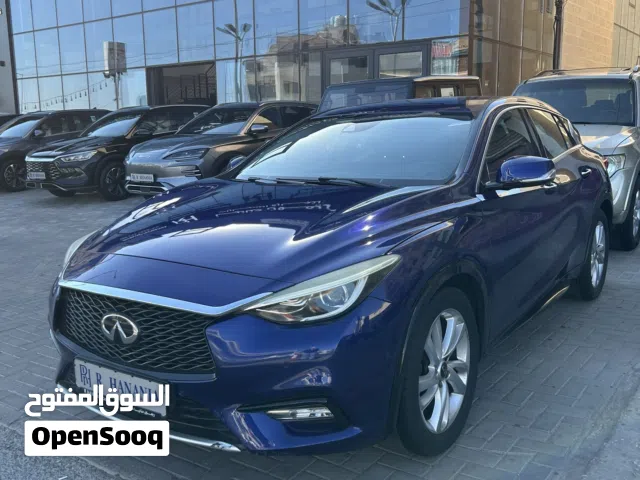 2017 Infiniti Q30 Sport