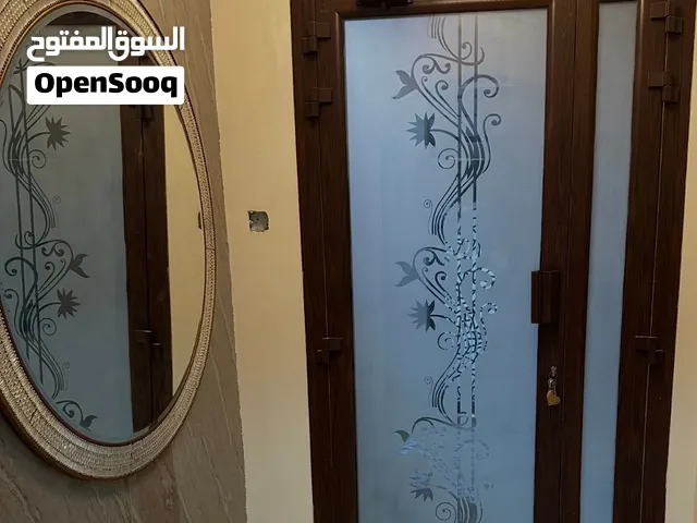 مرآة جدارية فخمة حجم كبير (إطار ذهبي وكريستال) الطول 1.18 متر × العرض 1.15 متر
