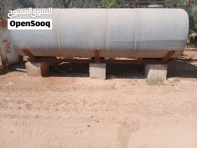 خزان نافطة يحمل 12000 لتر فارغ