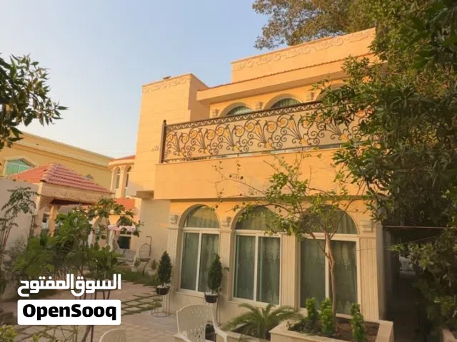 للبيع فيلا طابقين بمنطقة الشرقان بالشارقة مساحة 8000 الاف قدم
