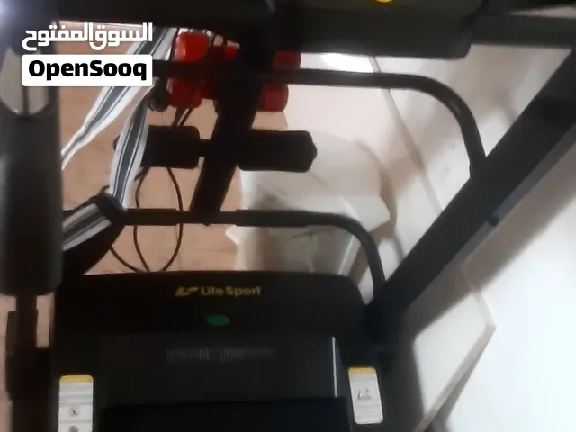 جهاز المشي استعمال بسيط