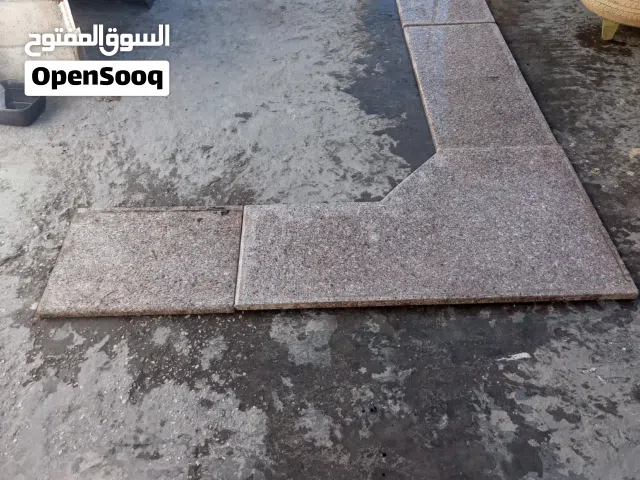 جرانيت للبيع اربع قطع عرض 50سم مبروووم وجاهز