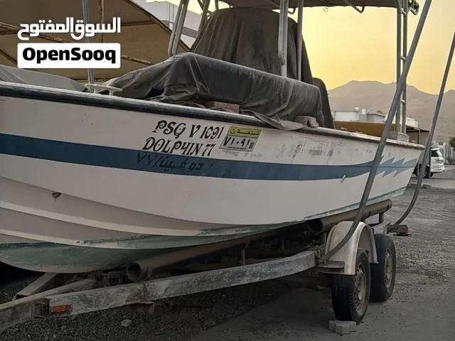 قارب للبيع مع العربه ومظله جديده تقريبا