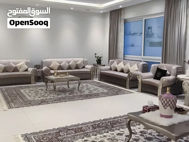 فيلا مستقلة بتصميم عصري للبيع في المعبيلة الجنوبية - حي العين