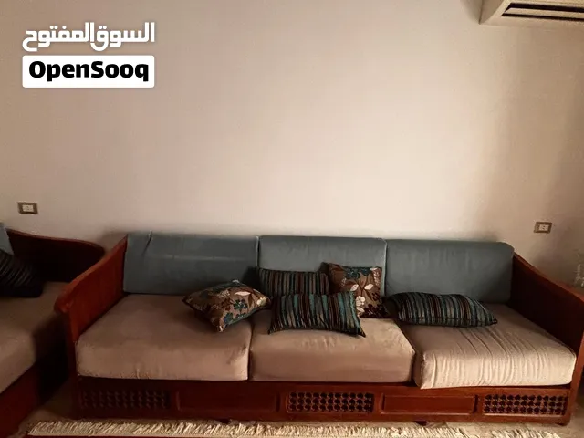 جلسه للبيع مع طاولات