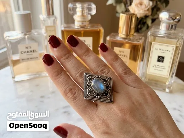 احجار كريمة مصاغة للبيع خواتم وأساور انتيك أحجار اصلية طبيعية