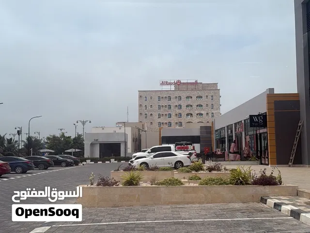 أبحث عن بيع بنايه سكني تجاري في مسقط الحيل الخوض السيب
