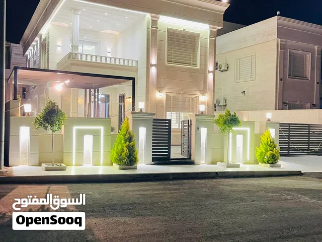 فلل منفصلة للبيع مساحة 300 متر طابقين دوبلكس مع سطحه شامل المطبخ خلف شارع ابو راشد مميزة جدا