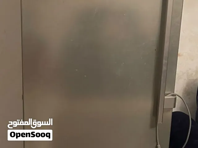 فريزر شبه جديد للبيع