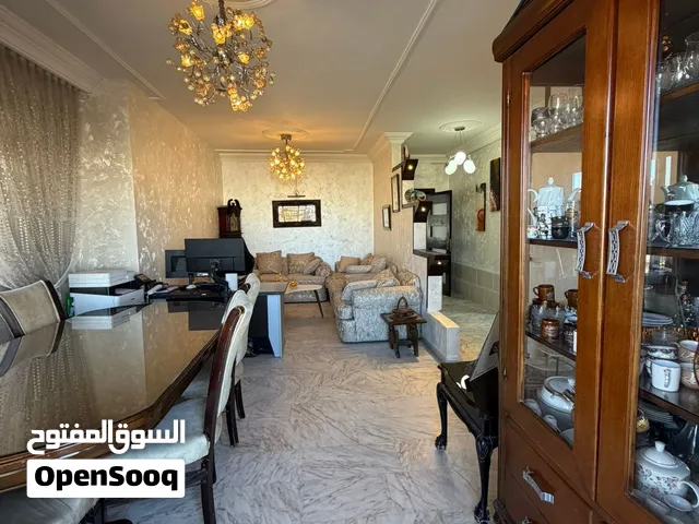 شقة للبيع الجبيهة قرب قصر الاميرة بسمة ومتصرفية لواء الجامعة 210 متر طابق ثاني