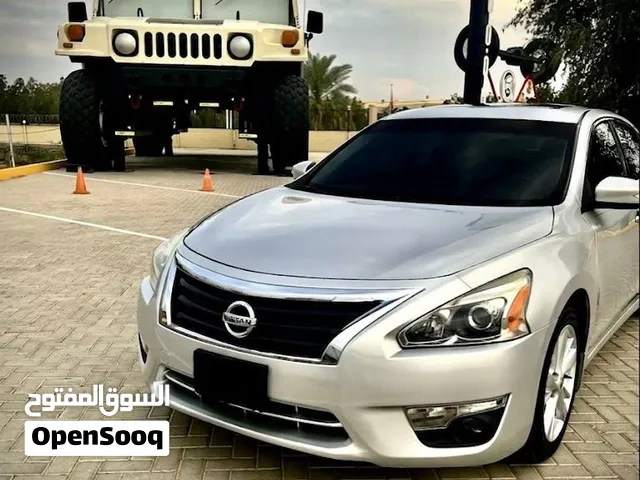 Nissan altima with no any issue run and drivee family used well maintained