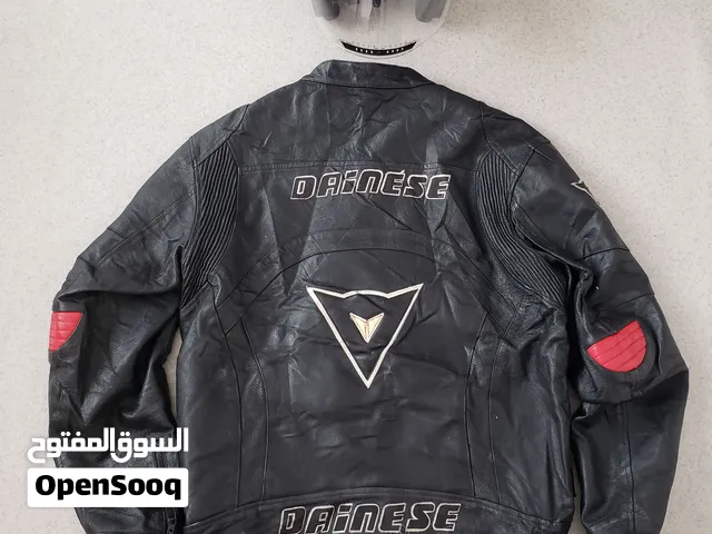 جاكت سباق جلد طبيعي مدرع لون اسود صناعه اوربي + خوذه سباق