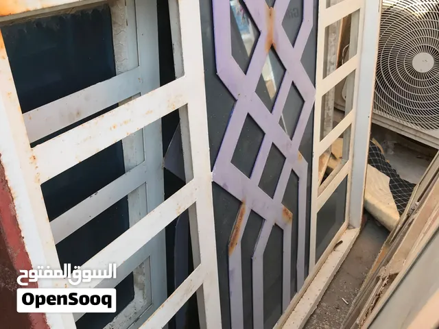 شبابيك مستخدمات كامل هو والجام