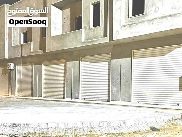 محلات للاجار في مدخل حي زمزم بالقرب من حي قطر