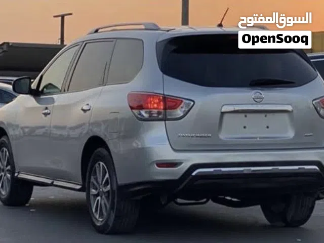 2016 نيسان باثفايندر Standard