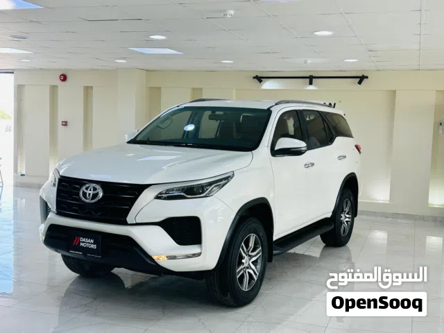 Toyota Fortuner 2024, GCC Specs, 7 Seats, Automatic, White