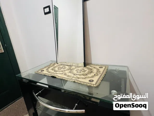 طاولة حمام معاها لوندينو