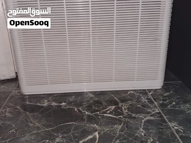 منقي هواء بحالة ممتازة ماركة youlong (HEPA Filter & loniser)