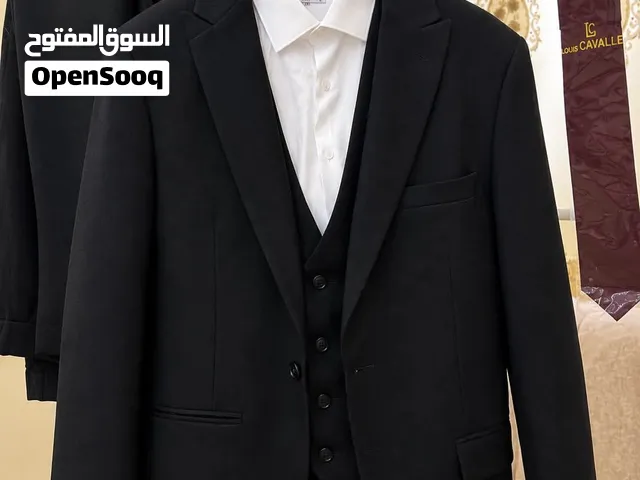 مقاس 48  مستعمله يوم واحد فقط