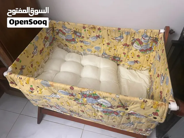 سرير اطفال مستعمل بحاله جيده جدا