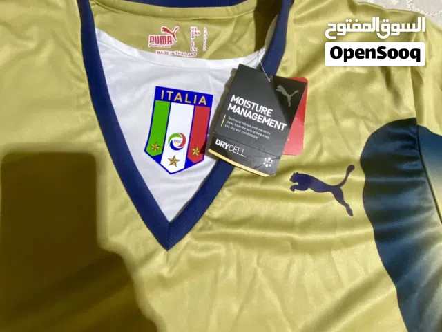 مالية حارس منتخب إيطاليا puma