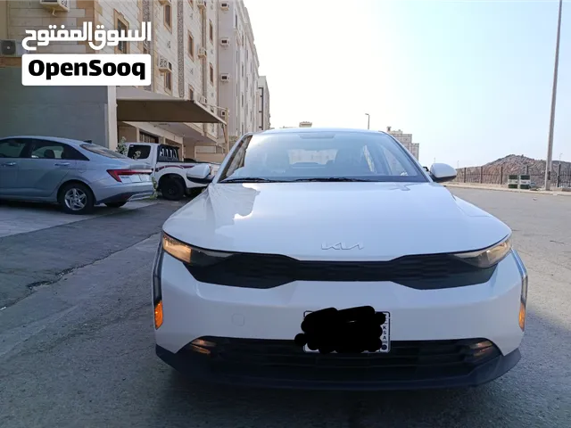 كيا كي ثري 2024