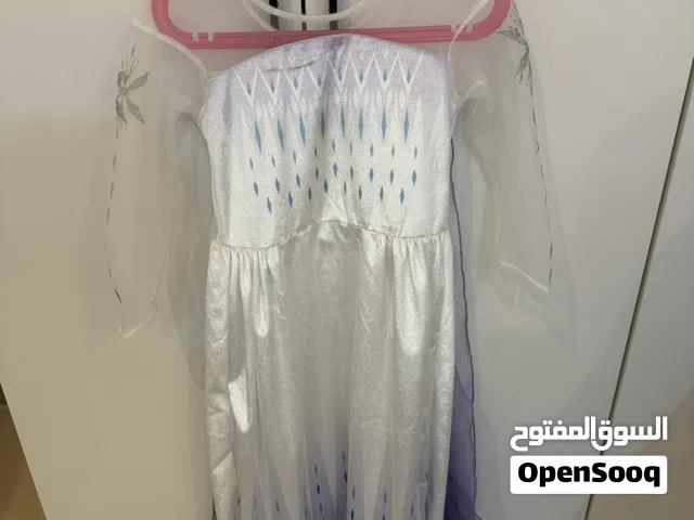 فساتين اثنين مع بعد استعمال بس مرة كالجديد