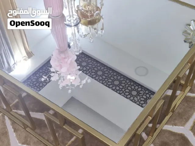 استعمال خفيف و نظيف طاولة تلفزيون رخام وطاولات قهوه جانبيه ب45 ريال