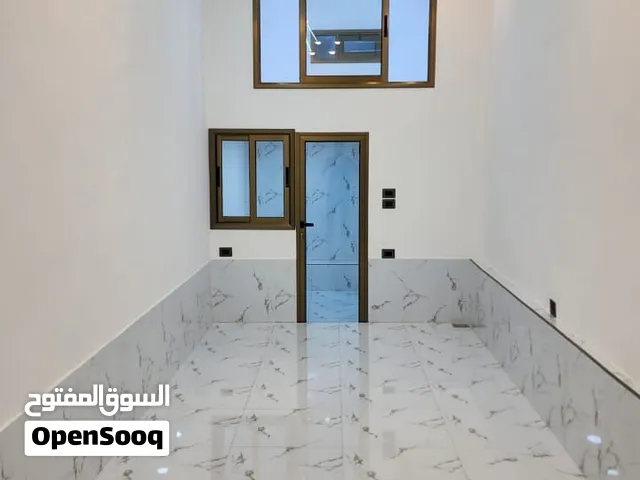 قبو تجاري للبيع