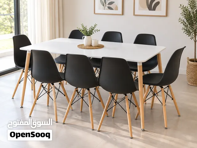 Dining table with 8 chairs/ model Eames