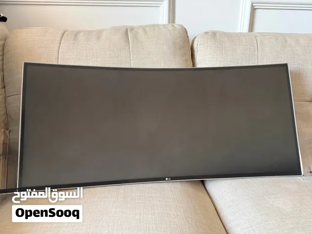 LG 34CB99-W, a premium 34-inch curved ultrawide monitor