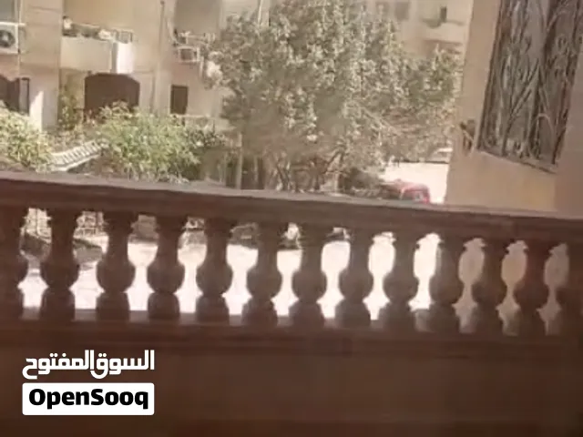 مكتب للبيع 100م بحدائق الاهرام البوابه الاولي بالدور الاول واجهه
