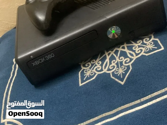 Xbox 360 with controller
