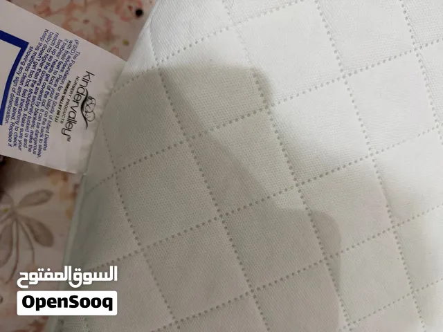 سرير اطفال مع مرتبه من سنتربوينت للبيع