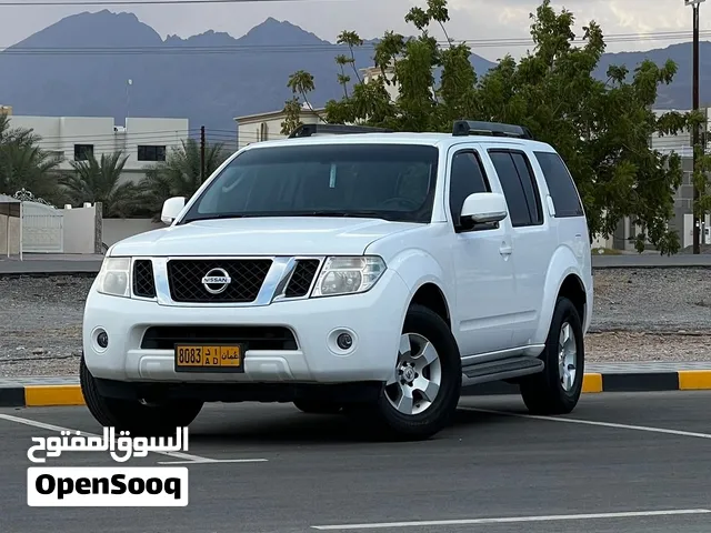 Used Nissan Pathfinder in Al Dakhiliya
