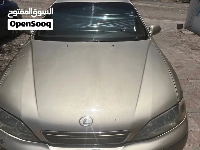 لكزس موديل 2000 ES300